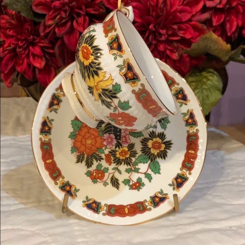 Tea cup and saucer. Vintage Fine bone China